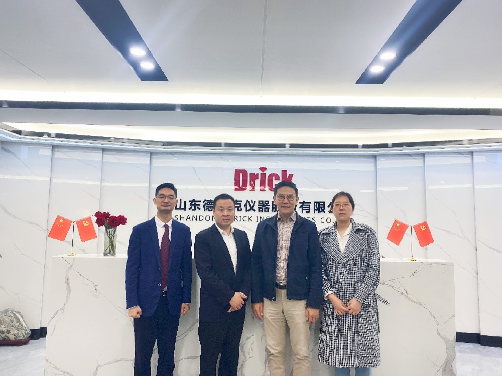 濟南市天橋區(qū)貿(mào)促會會長孫正、海外機構(gòu)（中國）聯(lián)合辦公中心主任、山東省僑聯(lián)青委會副會長李化冰一行蒞臨德瑞克考察指導